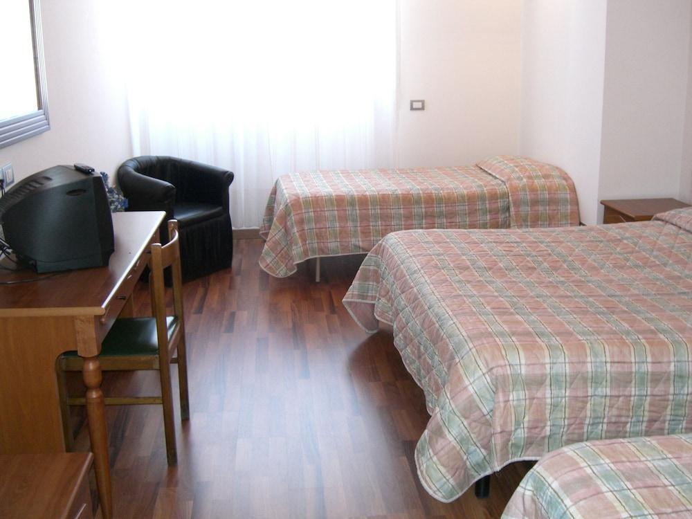 Hotel Golden Rimini Bagian luar foto