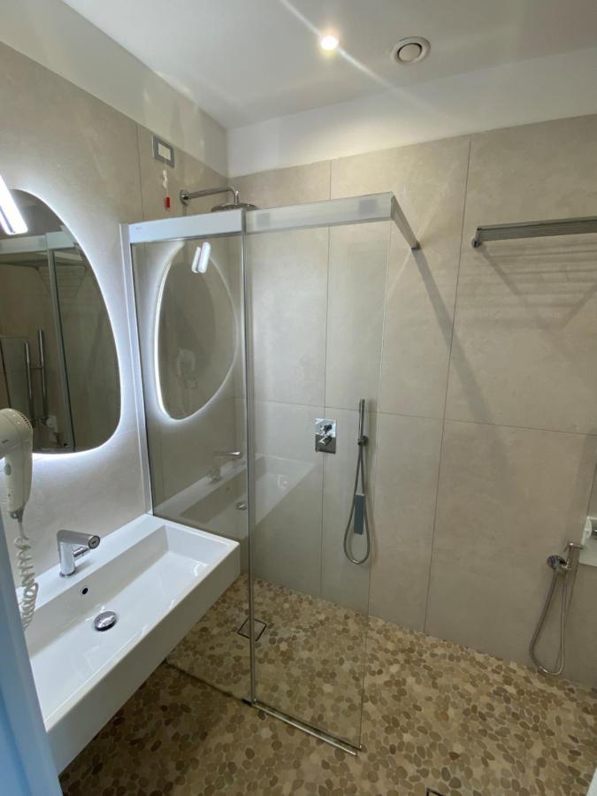Hotel Golden Rimini Bagian luar foto