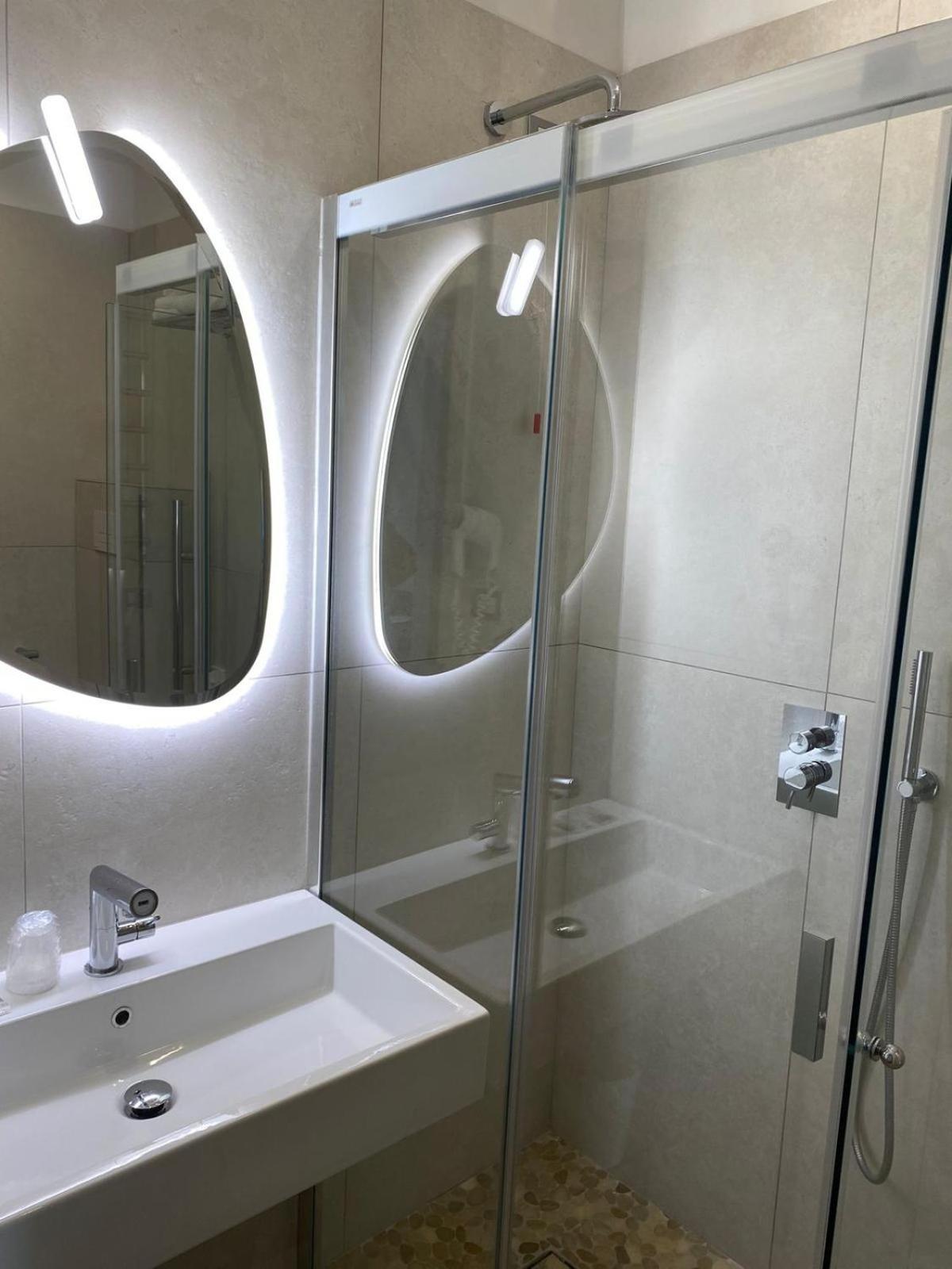 Hotel Golden Rimini Bagian luar foto