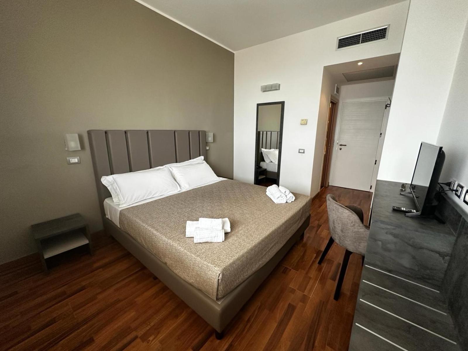 Hotel Golden Rimini Bagian luar foto